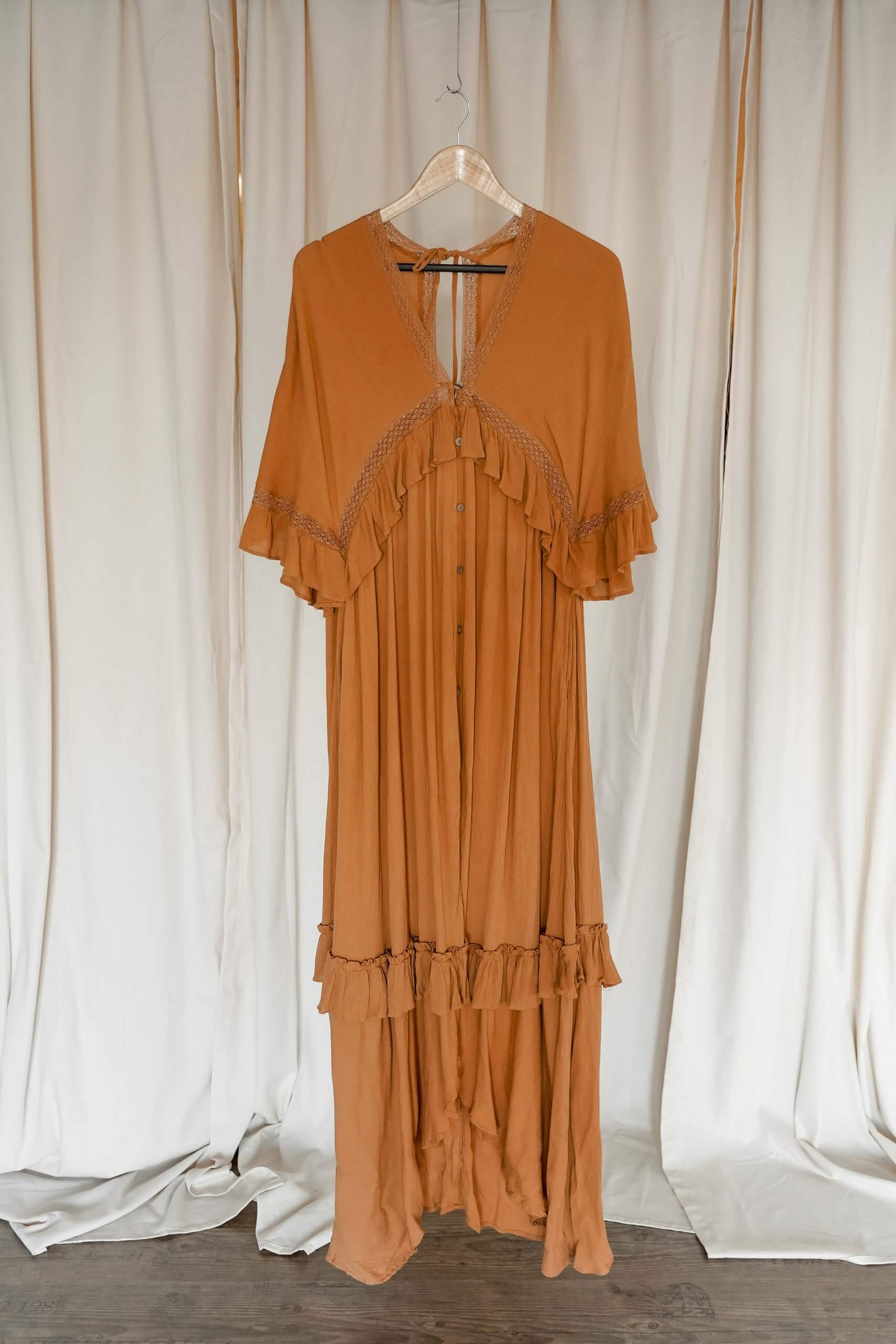 POSE-fotostudio-klanten-garderobe-jurken-03791