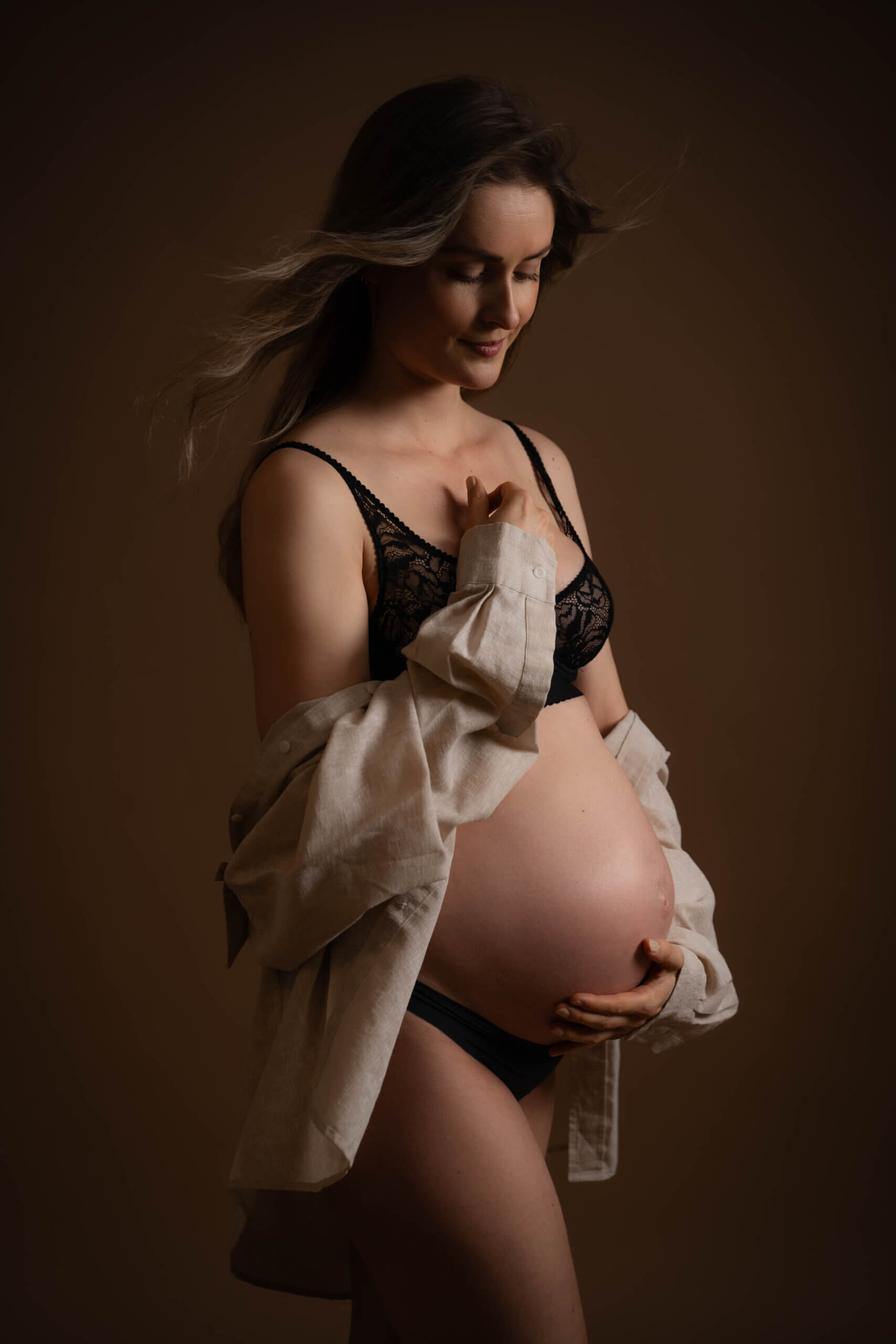 Zwangerschapsfotoshoot-artistiek-apart-studio-zwangerschapsshoot–7