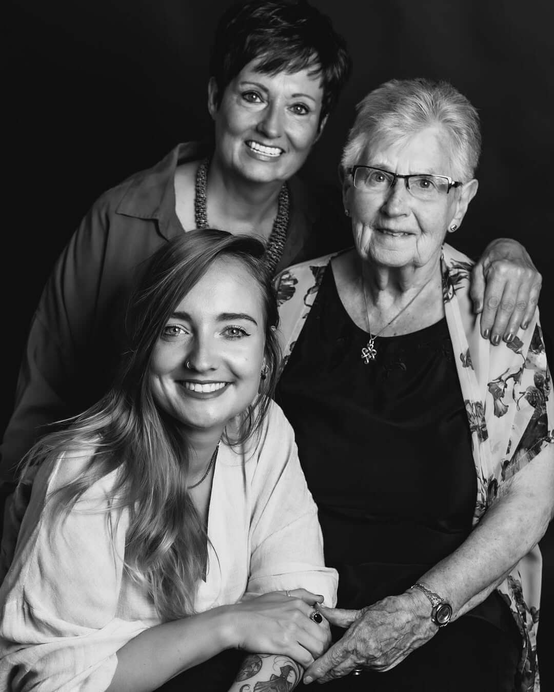 pose-moederdag-generatieportret-vrouwen pose-moederdag-generatieportret-vrouwen